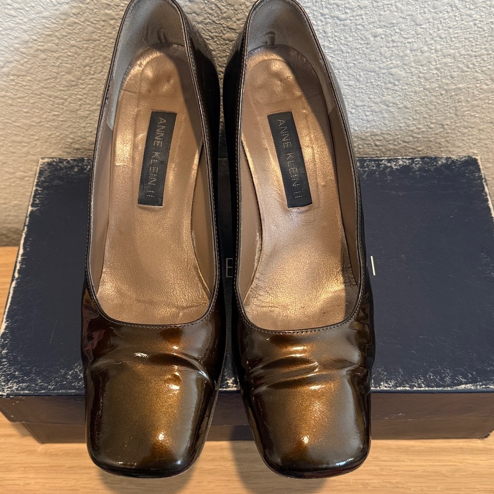 Anne Klein Shiny Brown Pumps